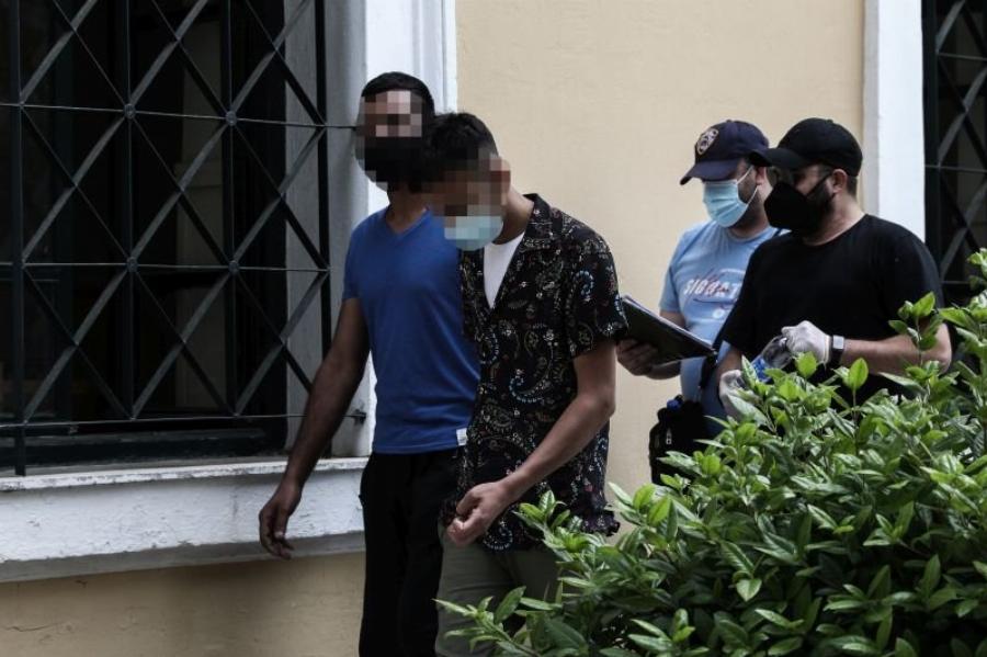 Στα «μαλακά» οι Πακιστανοί που επιτέθηκαν σε 25χρονη στην παραλία