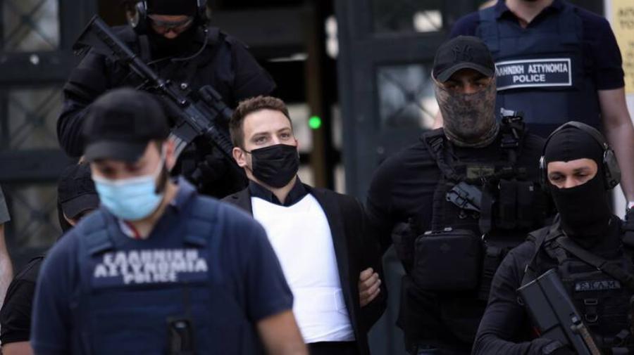 Οι φήμες θα επιβεβαιωθούν: Τρίτο πρόσωπο στη ζωή του 32χρονου πιλότου