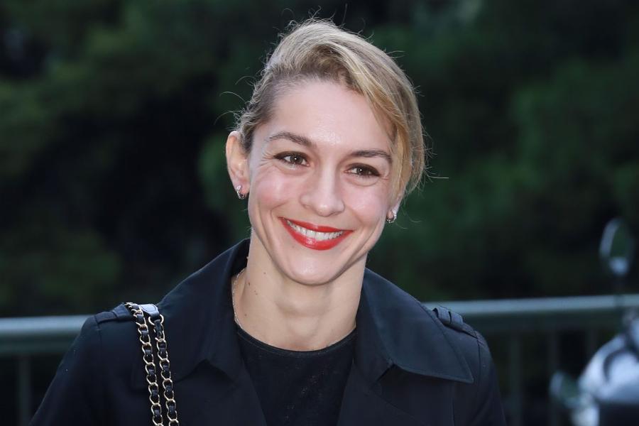 Γιούλικα Σκαφιδά: «Χαίρομαι που η νέα γενιά δεν έχει μπει στο τριπάκι να κάνει οικογένεια»