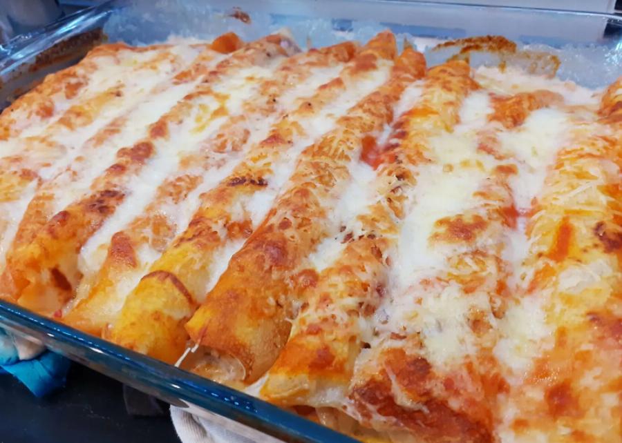 Κρέπες γεμιστές: Πεντανόστιμες με τυριά, κοτόπουλο και μπέικον