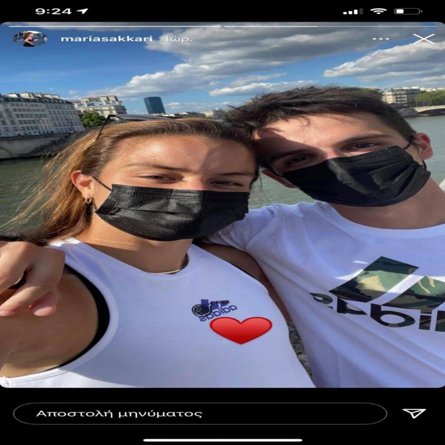 Το τόλμησαν: Αγκαλιασμένοι στην πρώτη κοινή τους φωτογραφία η Μαρία Σάκκαρη και ο Κωνσταντίνος Μητσοτάκης