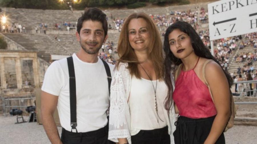 Σαν αδέρφια: Ο Χρήστος Σπανός ποζάρει μαζί με τη 19χρονη κόρη του και ρίχνει το Ίντερνετ