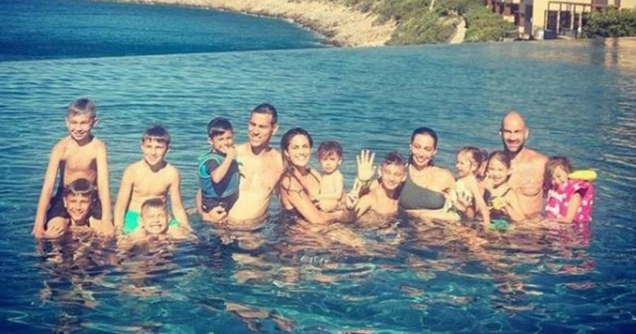 Διακοπές μαζί Χοψονίδου, Σπανούλης, Ζήσης: «Μια εικόνα, χίλια παιδιά» – Επικό σχόλιο από τον Παπαλουκά