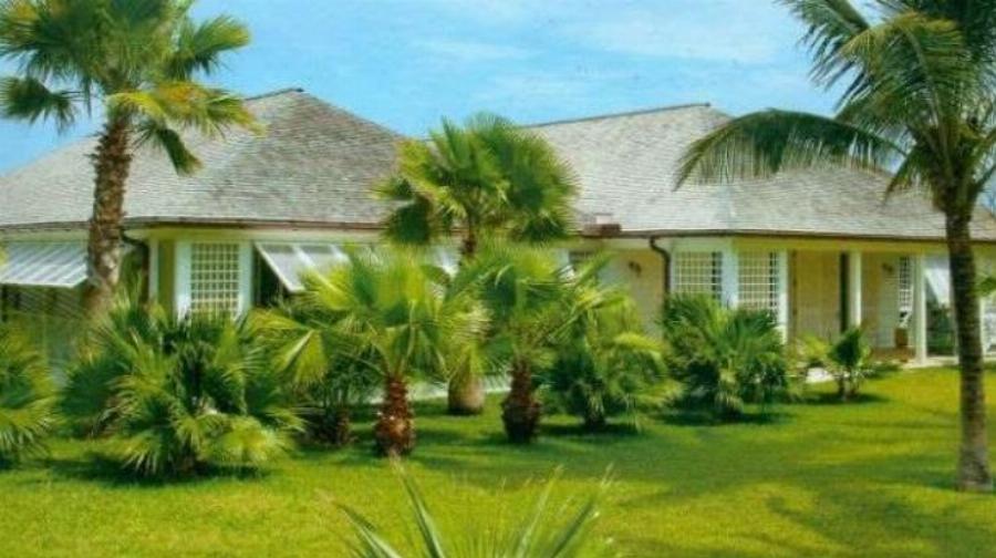 Σπίτια διάσημων Ελλήνων: Οι πιο εντυπωσιακές κατοικίες τους στην Ελλάδα