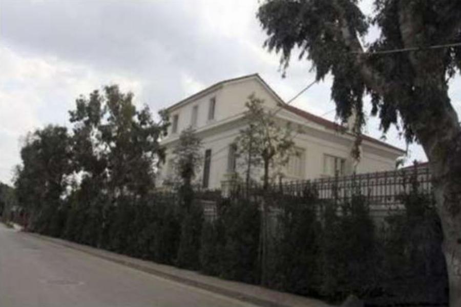 Σπίτια διάσημων Ελλήνων: Οι πιο εντυπωσιακές κατοικίες τους στην Ελλάδα