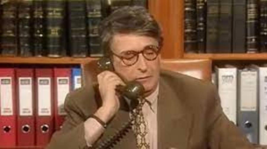 Καλύτεροι και από τους πρωταγωνιστές: Αξέχαστοι δεύτεροι ρόλοι που άφησαν εποχή στην τηλεόραση