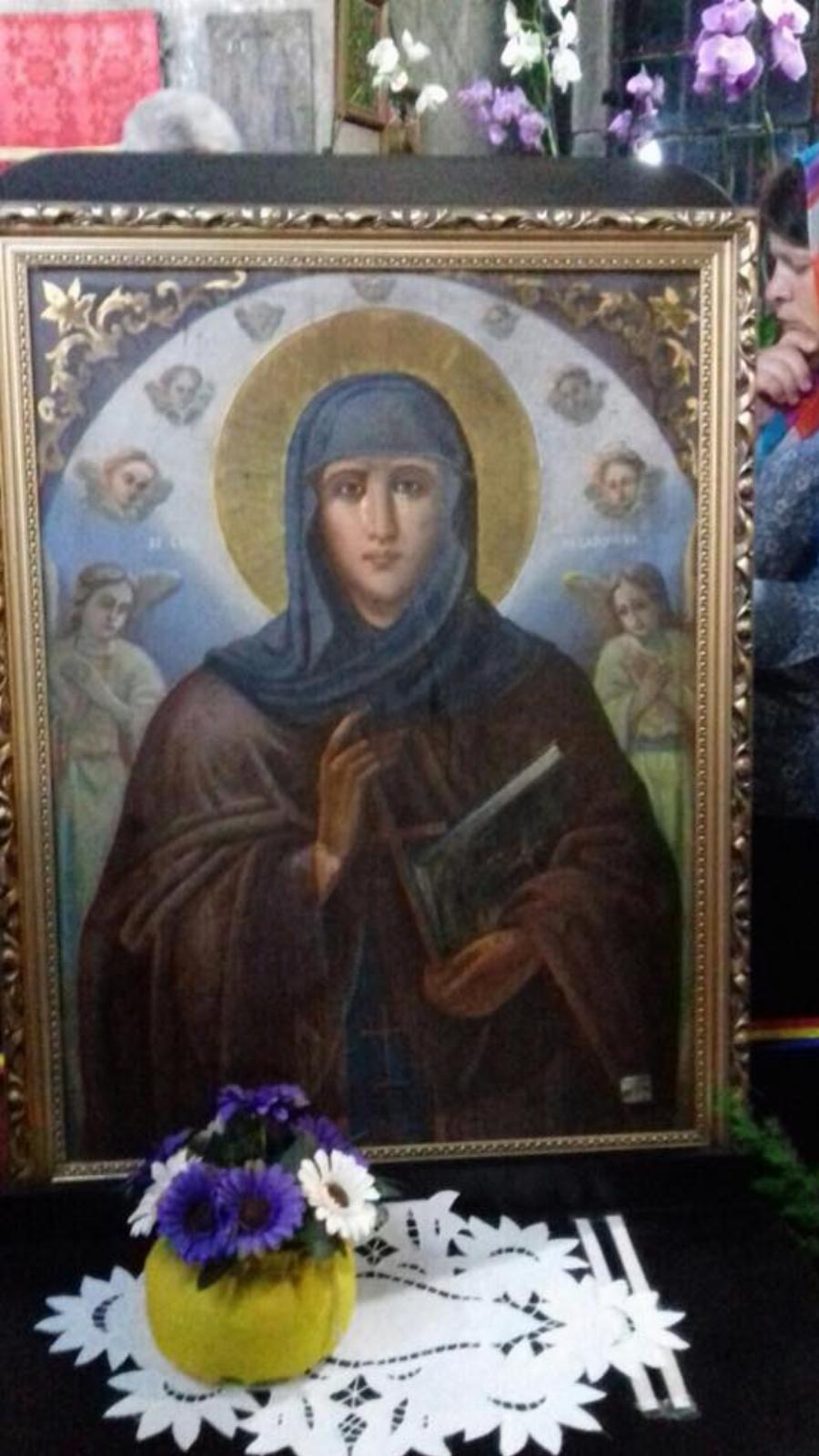 Μοναδική στιγμή: Η εικόνα της Αγίας Παρασκευής δακρύζει