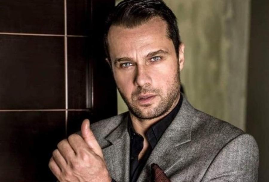 Μέμος Μπεγνής: «Δεν μπορώ να συζώ και να παντρευτώ. Δεν γίνεται να βλέπω συνέχεια τον ίδιο άνθρωπο»