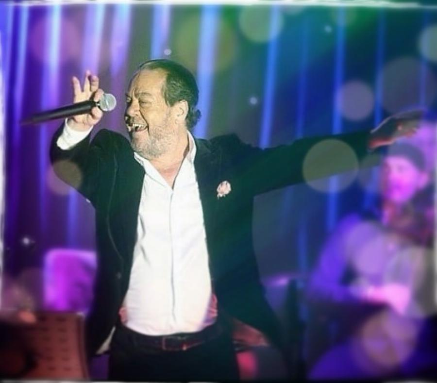 Γιάννης Πάριος: Το συγκλονιστικό αντίο στον Τόλη Βοσκόπουλο – «Κάτι τέτοιες ώρες νιώθω μοναξιά»