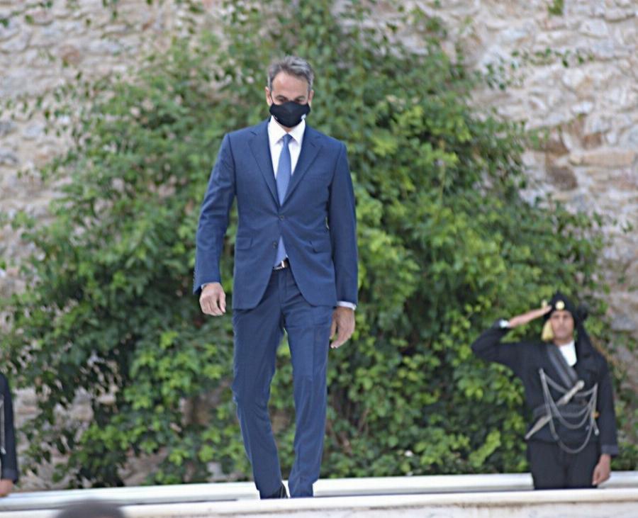 Εντυπωσιακές παρουσίες στο Προεδρικό Μέγαρο για την 47η επέτειο Αποκατάστασης της Δημοκρατίας