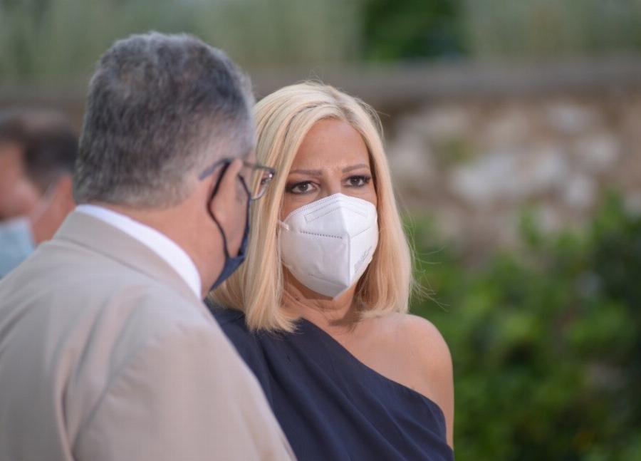 Εντυπωσιακές παρουσίες στο Προεδρικό Μέγαρο για την 47η επέτειο Αποκατάστασης της Δημοκρατίας