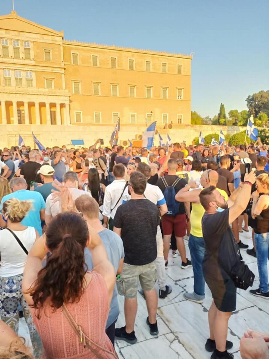 Ελλάδα: Τεράστια συμμετοχή στις συγκεντρώσεις κατά του υποχρεωτικού εμβολιασμού και των  μέτρων