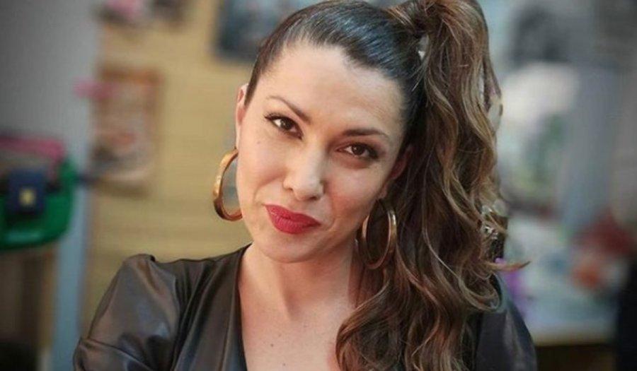 Κλέλια Ρένεση: Ποζάρει χωρίς ρούχα αγκαλιά με την κόρη της για να στείλει το πιο όμορφο μήνυμα