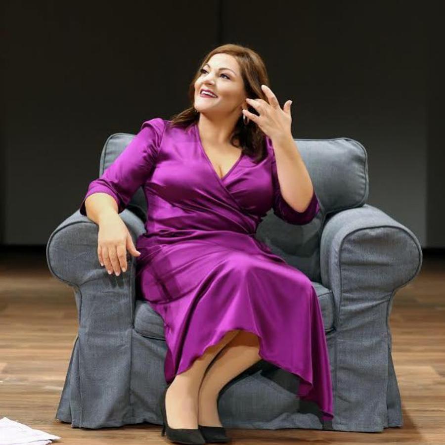 Βίκυ Σταυροπούλου: “Από καλοπαντρεμένη, βρέθηκα χωρισμένη, άφραγκη και με ένα μωρό στα χέρια”