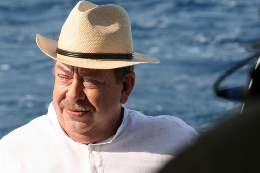 Καταπέλτης ο Ηλίας Μαμαλάκης για τον διαχωρισμό των πελατών: «Πρόστυχο μέτρο, να το πάρουν πίσω»