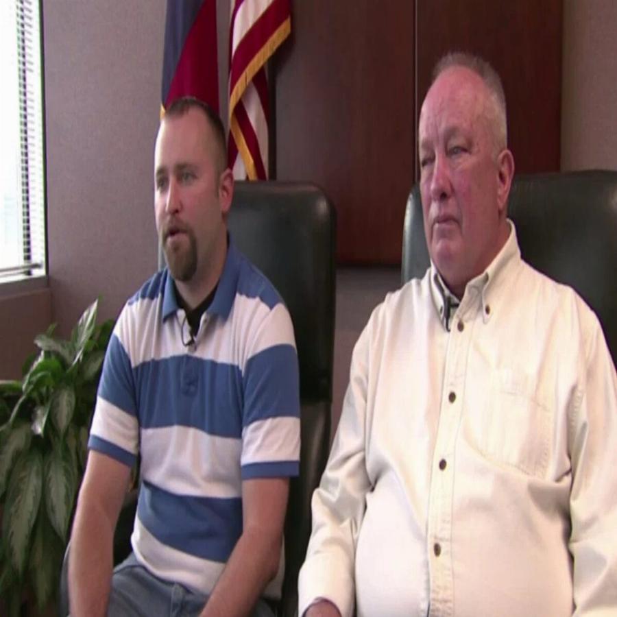 Αληθινή ιστορία: Πατέρας έσωσε τη ζωή του γιου του εισβάλλοντας με όπλο μέσα στο νοσοκομείο