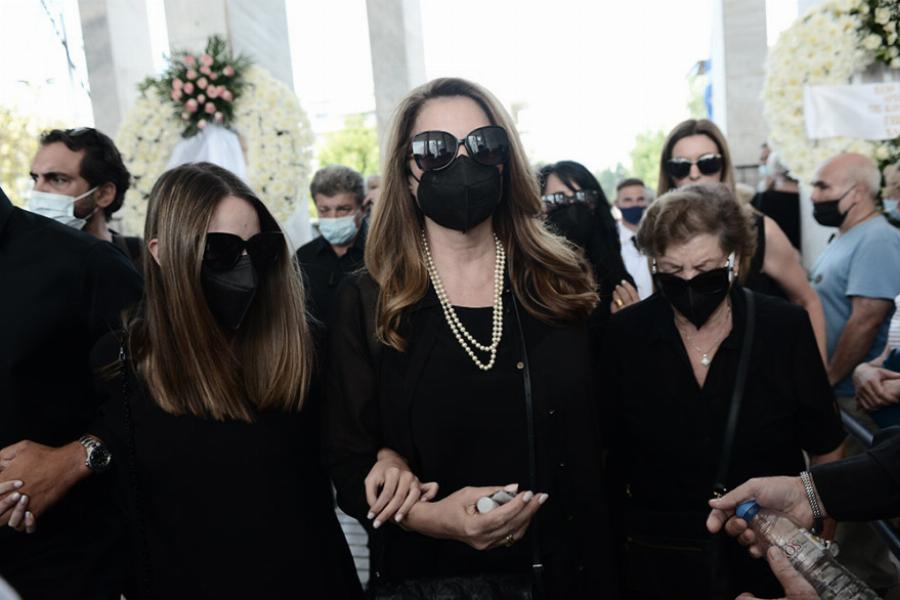 Τόλης Βοσκόπουλος κηδεία: Το τελευταίο αντίο στον «Πρίγκιπα» του ελληνικού τραγουδιού