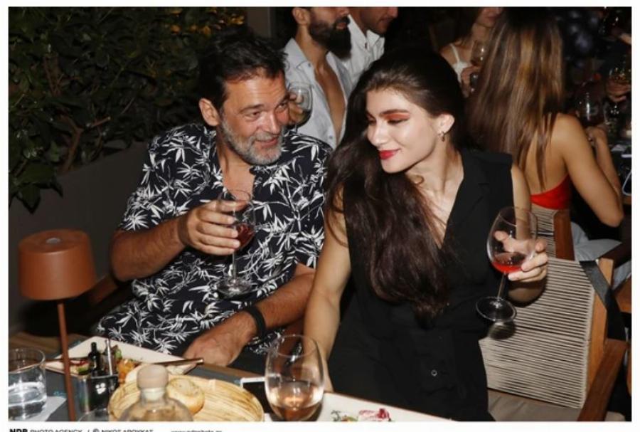 Η πρώτη δημόσια εμφάνιση του 52χρονου Κωνσταντίνου Καζάκου με την 23χρονη σύντροφό του