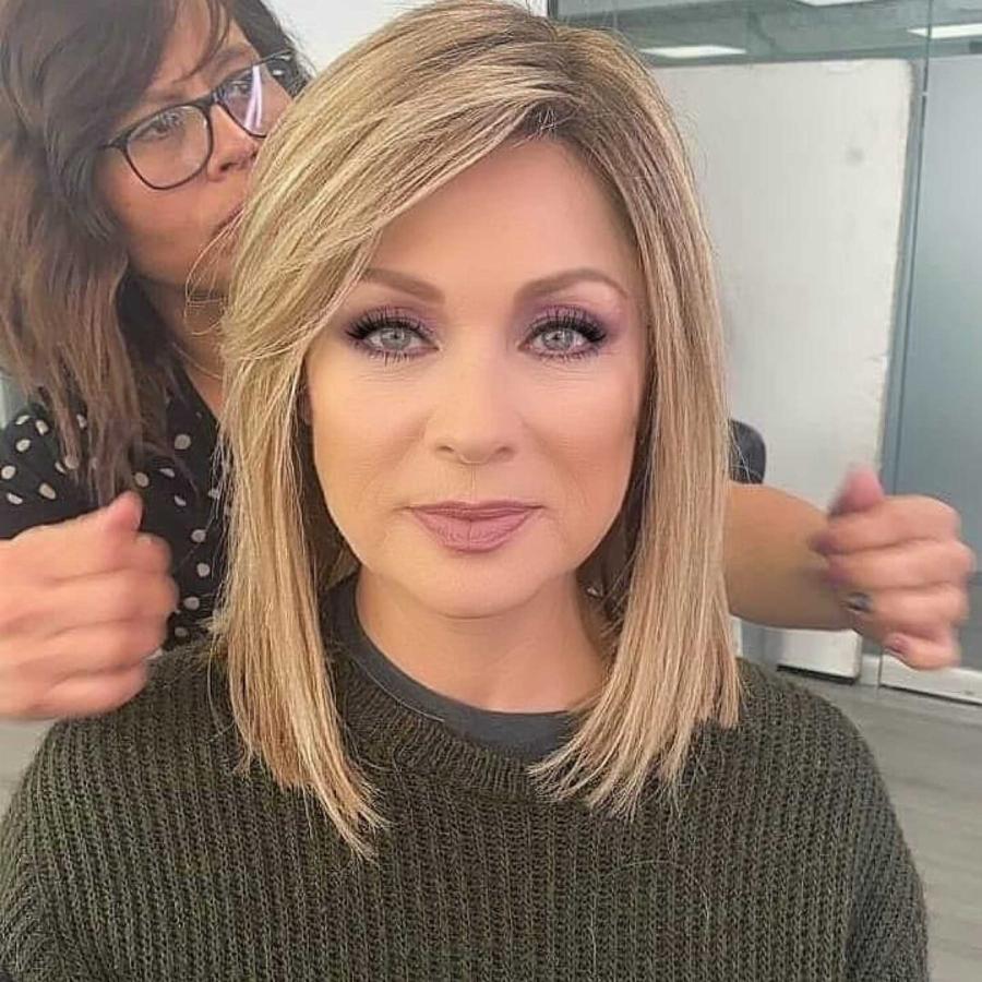 Εσμεράλντα: Η κούκλα πρωταγωνίστρια παραμένει εντυπωσιακή στα 53 της