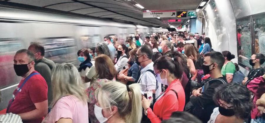 Σχέδιο για υποχρεωτικό τεστ στους ανεμβολίαστους στις μετακινήσεις με τα ΜΜΜ