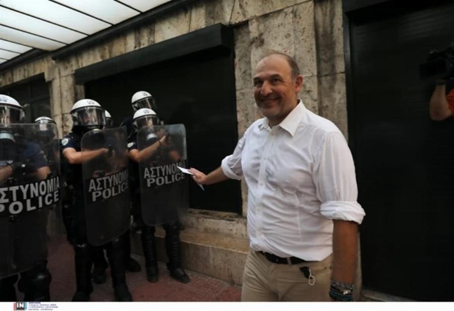 Φαίδων Βόβολης: Ο καρδιολόγος που οργάνωσε τη συγκέντρωση κατά του υποχρεωτικού εμβολιασμού