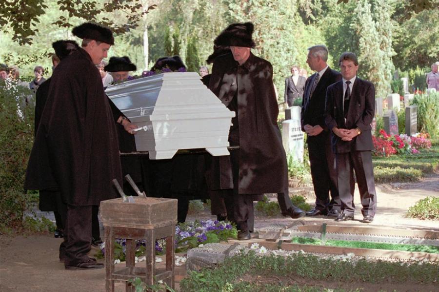 Η εκδίκηση της μάνας: Σκότωσε τον δολοφόνο και βιαστή της κόρης της μέσα στο δικαστήριο