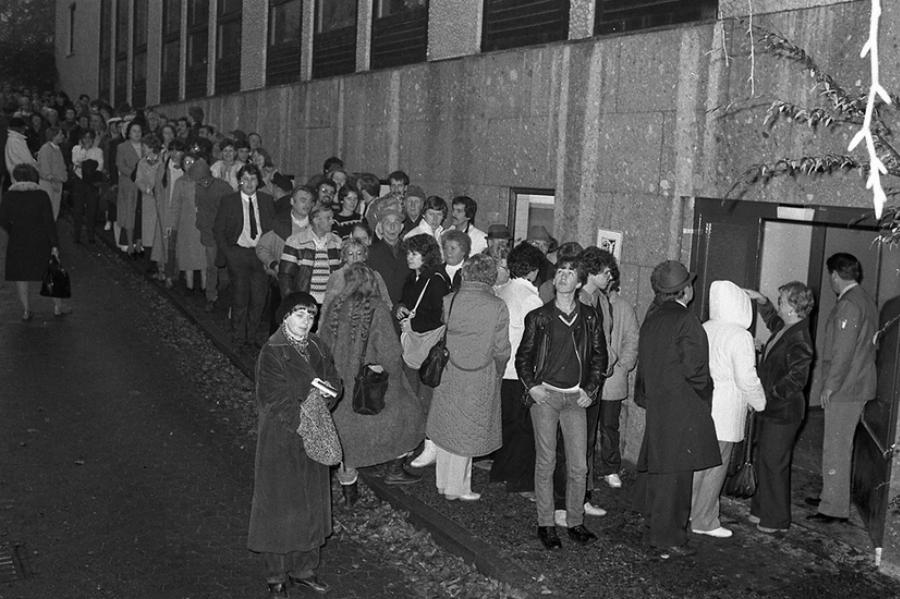 Αληθινή εκδίκηση: Η μητέρα που σκότωσε τον βιαστή και δολοφόνο της κόρης της, μέσα στο δικαστήριο