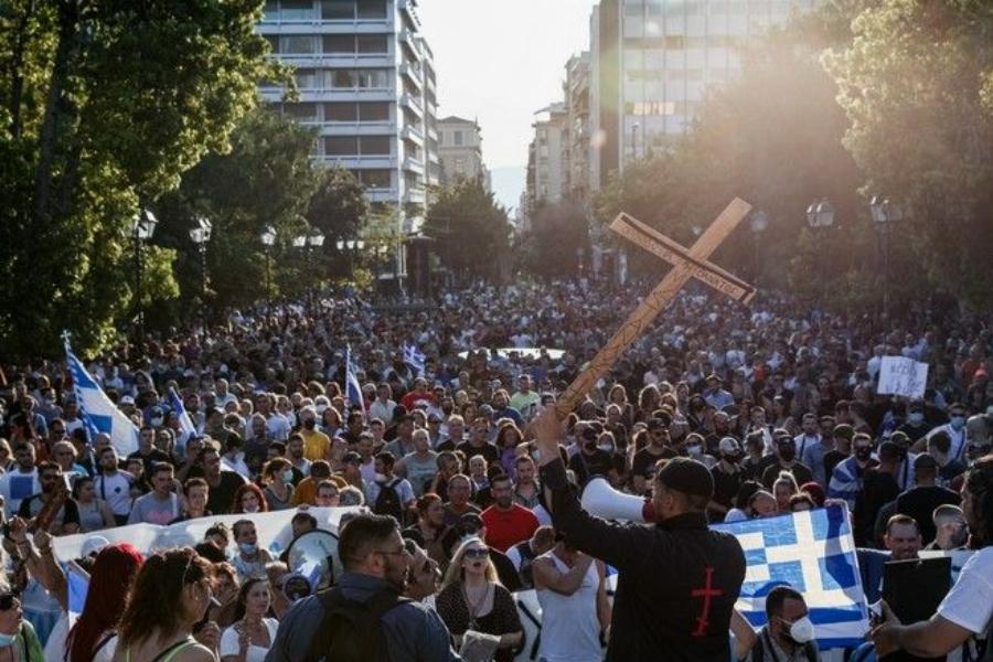 Ελλάδα: Τεράστια συμμετοχή στις συγκεντρώσεις κατά του υποχρεωτικού εμβολιασμού και των  μέτρων