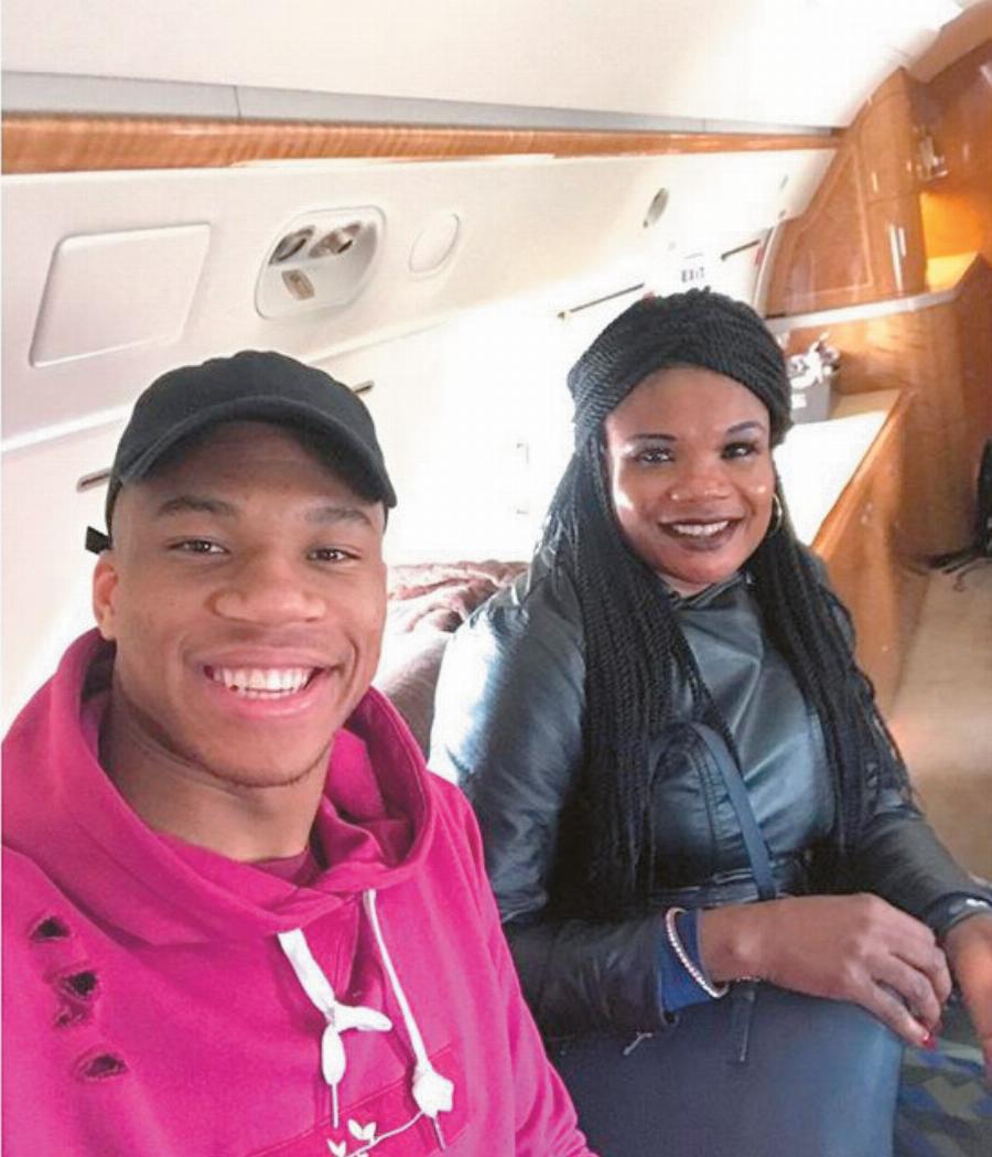 Μητέρα Αντετοκούνμπο: Από την απόλυτη φτώχεια μέχρι σήμερα τίποτα δεν αλλοίωσε τη ζωή της