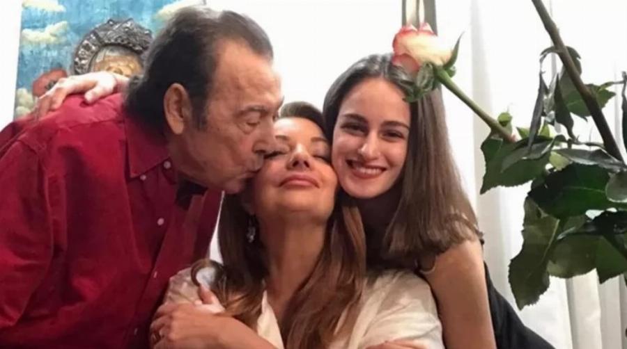 Άντζελα Γκερέκου: Η πρώτη ανάρτηση μετά την κηδεία του Τόλη Βοσκόπουλου και η δίκη της «Καληνύχτα»