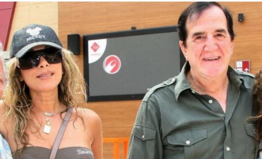 Οχτώ διάσημοι Έλληνες που ερωτεύτηκαν θαυμαστές τους και τελικά τους παντρεύτηκαν