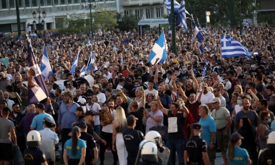 Ξεσπάσει η Ακρίτα προς τους αρνητές: «Είστε εχθροί μας, τέλος!»