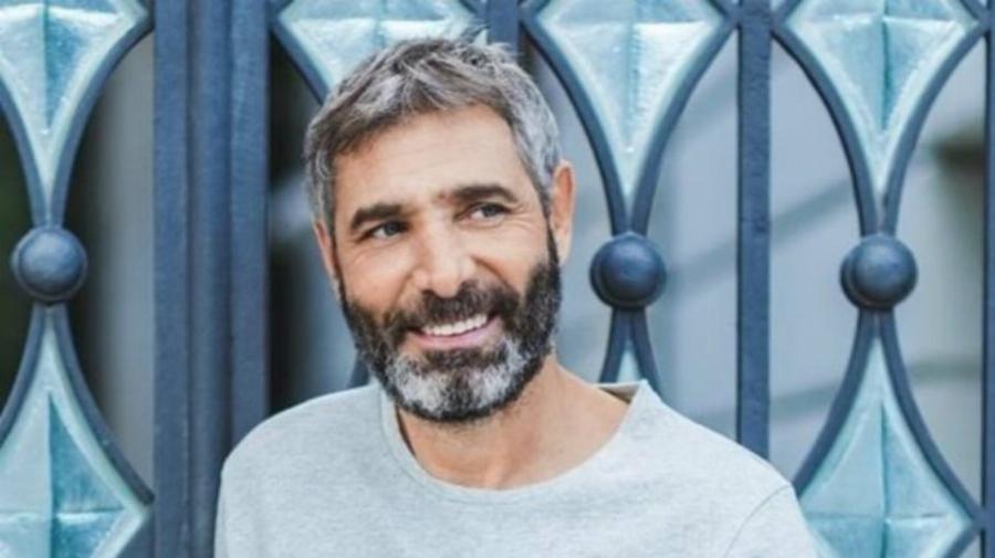 Αλκοόλ, τζόγος και εξαρτήσεις: 10 διάσημοι Έλληνες με μεγάλα πάθη που τελικά βγήκαν νικητές