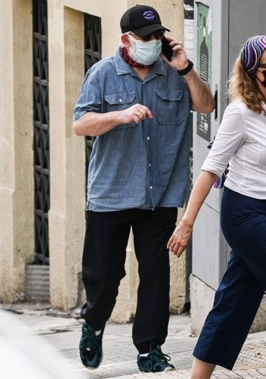 Πέτρος Φιλιππίδης: Η πρώτη δημόσια εμφάνιση μετά τις καταγγελίες με καμουφλαρισμένο πρόσωπο