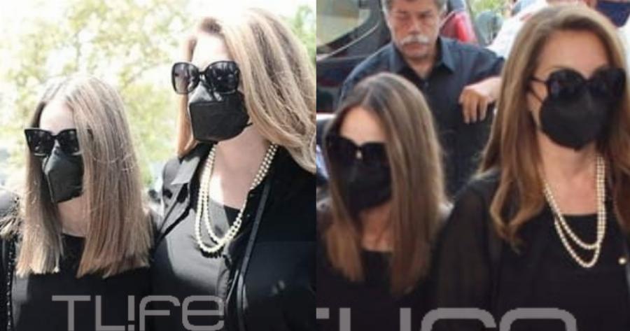 Κηδεία Τόλη Βοσκόπουλου: Συντετριμμένες η κόρη του Μαρία Βοσκοπούλου και η Άντζελα Γκερέκου