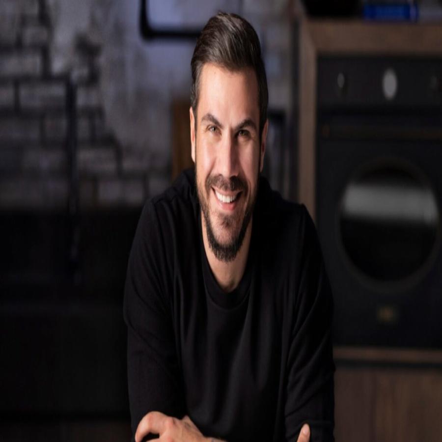 Άκης Πετρετζίκης: Έγινε πατέρας- Γέννησε η σύντροφος του Κωνσταντίνα Παπαμιχαήλ