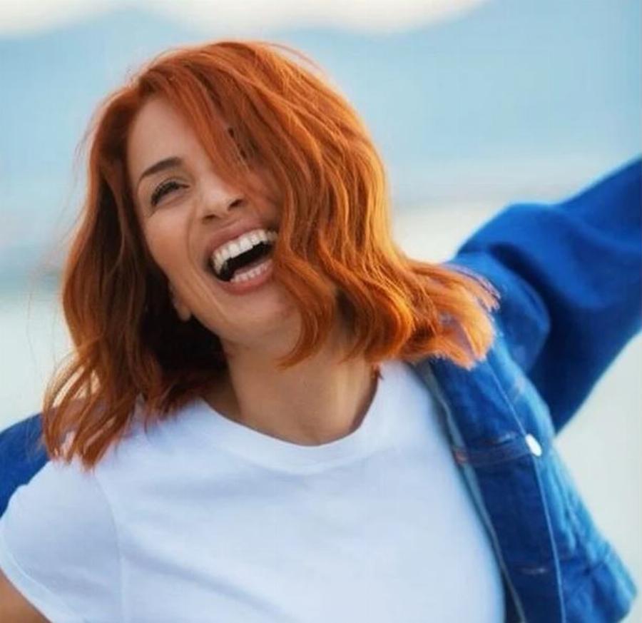 Ταιριάζει σε κάθε γύναικα:  10 διάσημες Ελληνίδες που έκοψαν καρέ τα μαλλιά τους