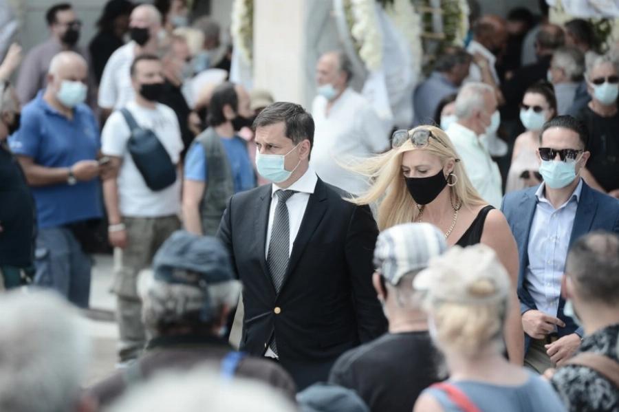 Τόλης Βοσκόπουλος κηδεία: Το τελευταίο αντίο στον «Πρίγκιπα» του ελληνικού τραγουδιού