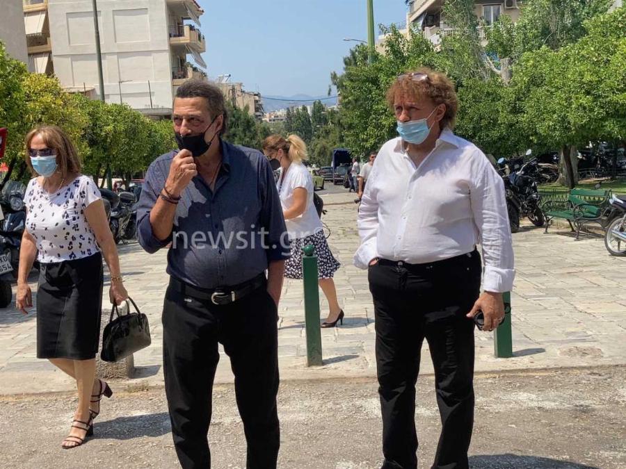 Τόλης Βοσκόπουλος κηδεία: Το τελευταίο αντίο στον «Πρίγκιπα» του ελληνικού τραγουδιού