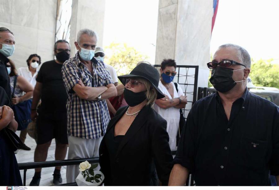 Τόλης Βοσκόπουλος κηδεία: Το τελευταίο αντίο στον «Πρίγκιπα» του ελληνικού τραγουδιού