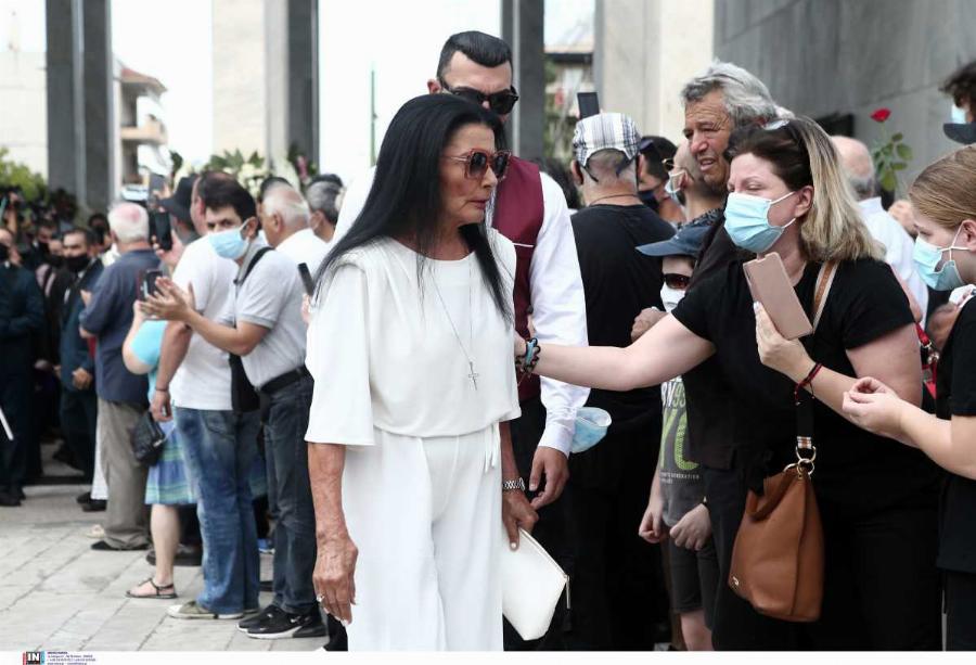 Τόλης Βοσκόπουλος κηδεία: Το τελευταίο αντίο στον «Πρίγκιπα» του ελληνικού τραγουδιού