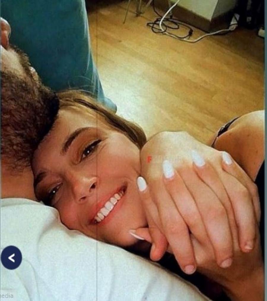 O Μανωλάκης του «Καφέ της Χαράς» ζευγάρι με παίκτρια του Survivor και οι πρώτες κοινές φωτογραφίες