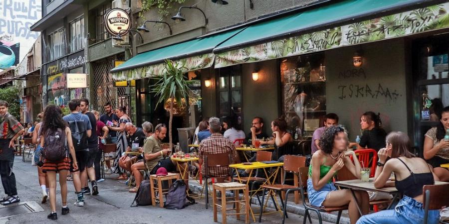 Από χθες η ζωή είναι πιο δύσκολη και ακριβή ζωή για τους ανεμβολίαστους – Αναλυτικά τα μέτρα