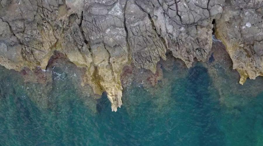 Ηράκλειο: Την κουβάλησε κολυμπώντας λιπόθυμη στην σπηλιά – Οι κρίσιμες στιγμές μετά την ανατροπή της βάρκας