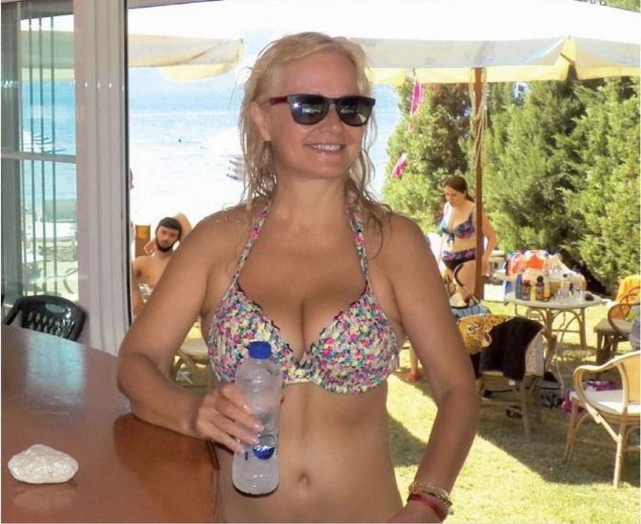 Κορμί Λαμπάδα: Η αρετουσάριστη φωτογραφία της Αγγελική Νικολούλη με μπικίνι μαγιό