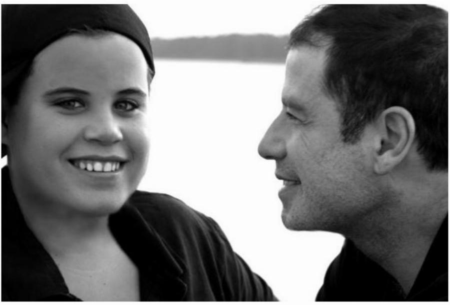 Αξιοθαύμαστοι άνθρωποι: 13 Έλληνες διάσημοι που φροντίζουν παιδιά με αναπηρία