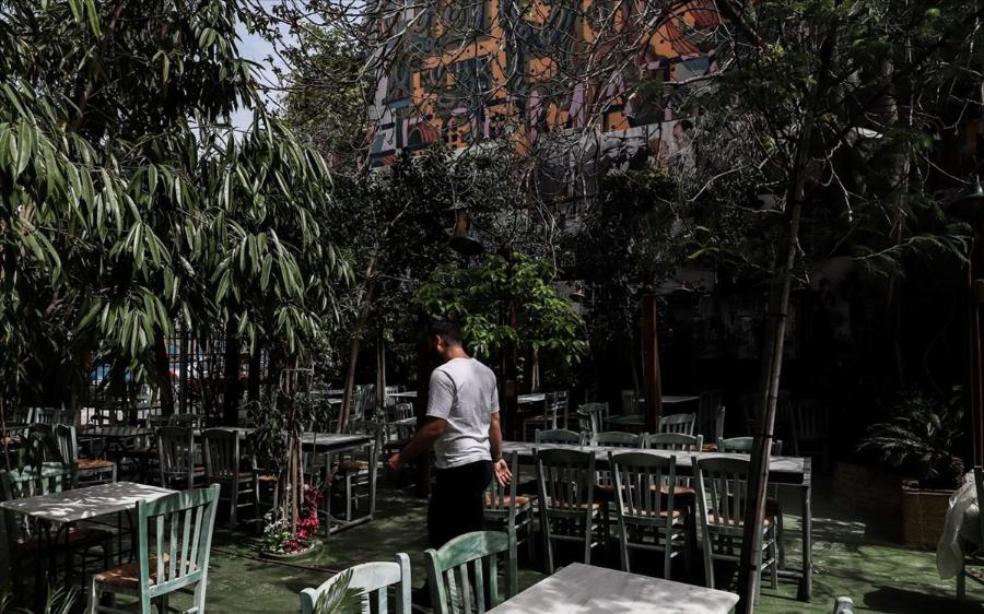 Καταρρέει η εστίαση: Οι ανεμβολίαστοι θα πληρώνουν τον καφέ τους χρυσό – Φόβοι για κοινωνική έκρηξη