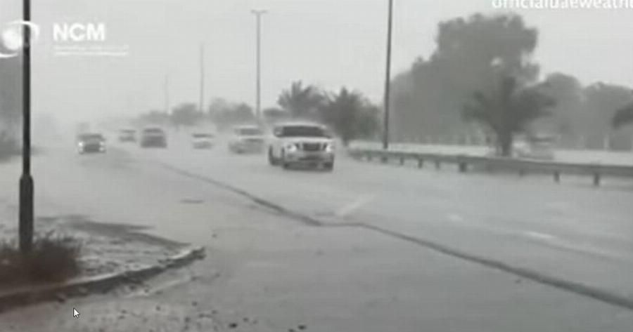 Το είδαμε και αυτό: Το Ντουμπάι έφτιαξε τη δική του βροχή για να καταπολεμήσει τη ζέστη