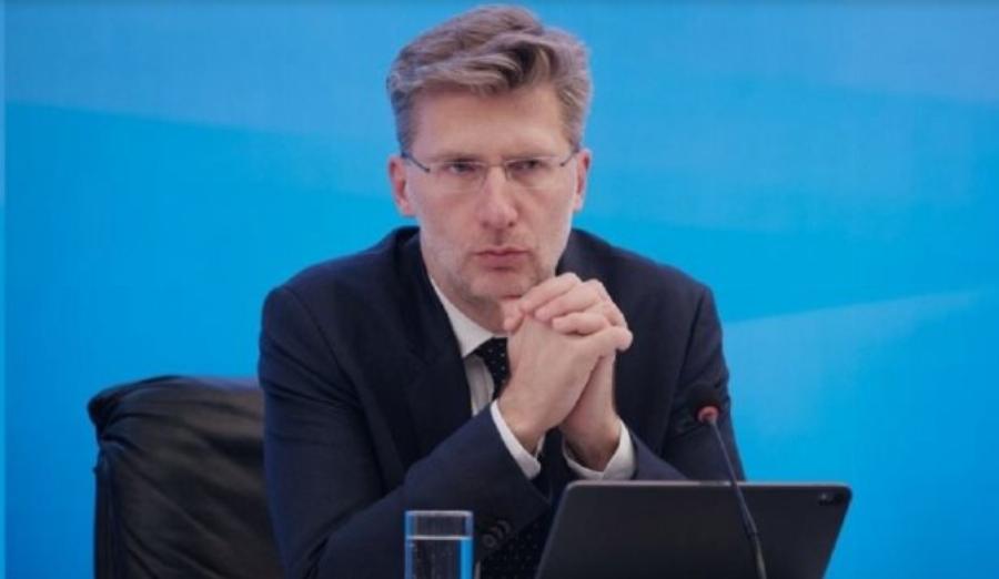 Σκέρτσος: «Χρειάζεται μαστίγιο και καρότο για να εμβολιαστούν οι πολίτες»