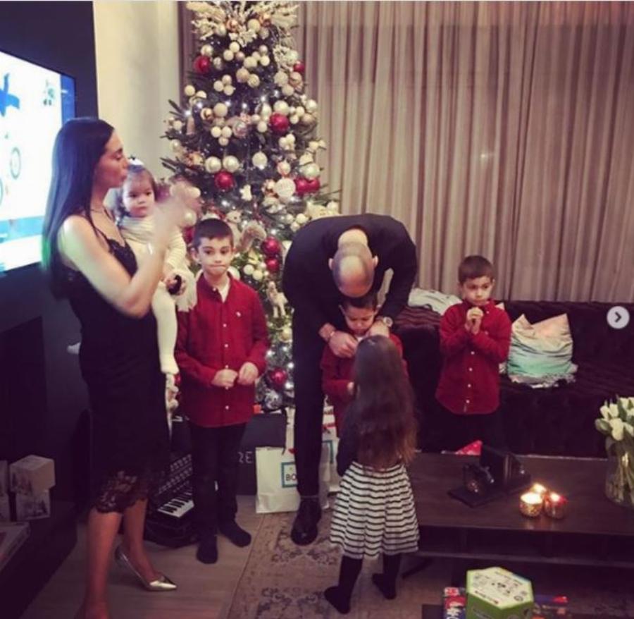 Αληθινά παλάτια: Τα 10 ομορφότερα σπίτια διάσημων Ελλήνων